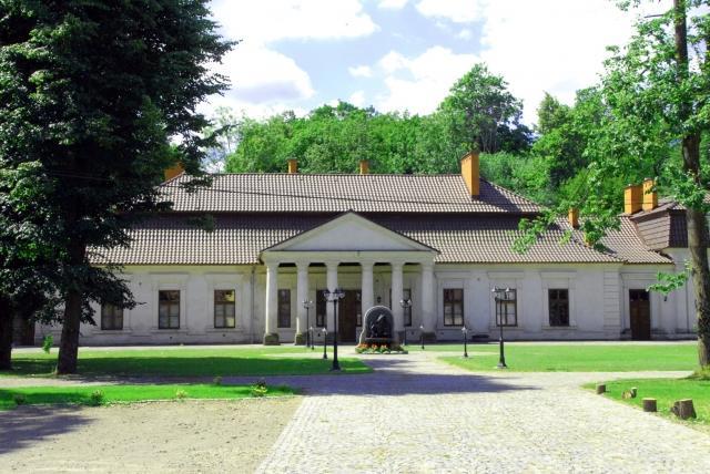 Gosciniec Dworski W Ropie - Pokoje Goscinne Ropa Bagian luar foto