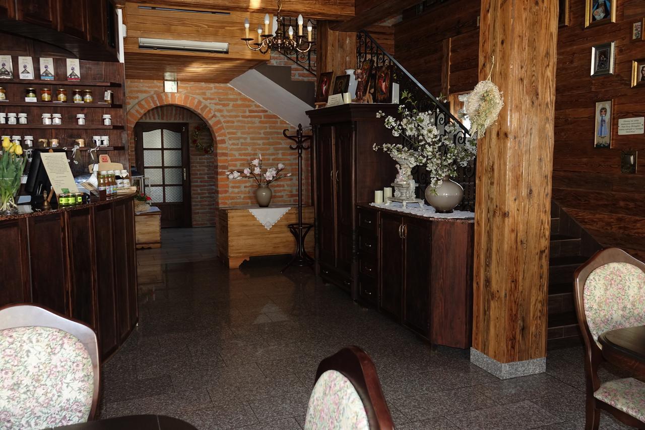 Gosciniec Dworski W Ropie - Pokoje Goscinne Ropa Bagian luar foto