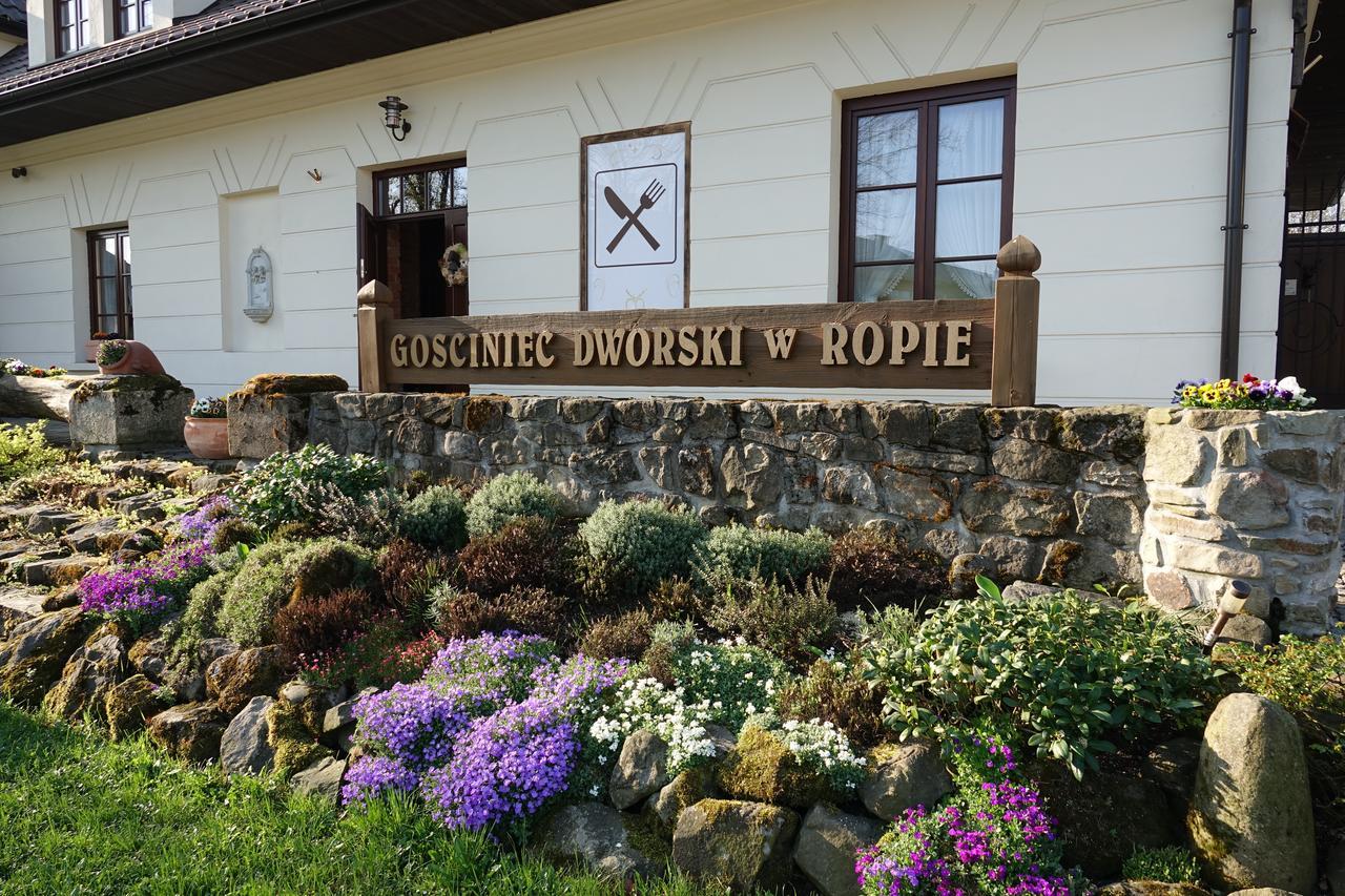 Gosciniec Dworski W Ropie - Pokoje Goscinne Ropa Bagian luar foto