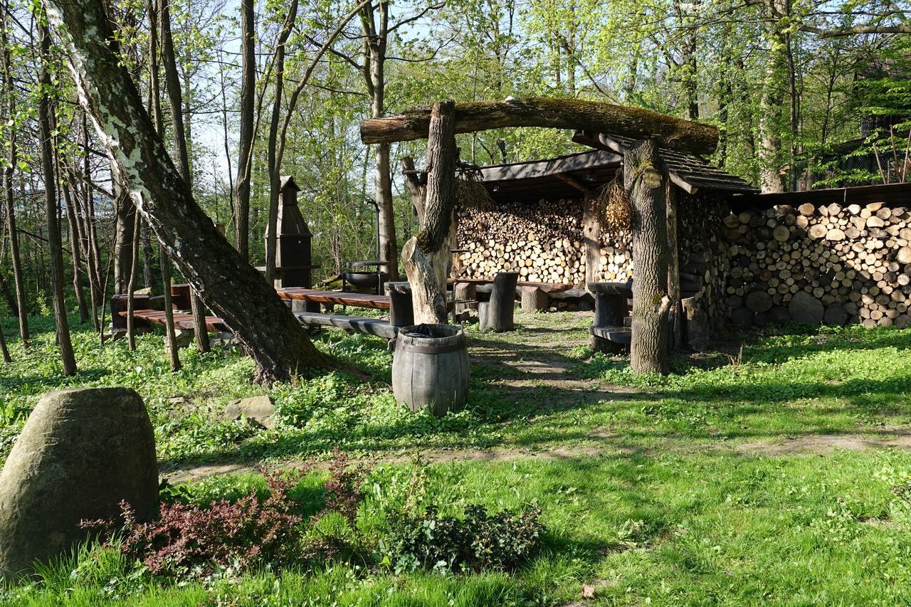 Gosciniec Dworski W Ropie - Pokoje Goscinne Ropa Bagian luar foto