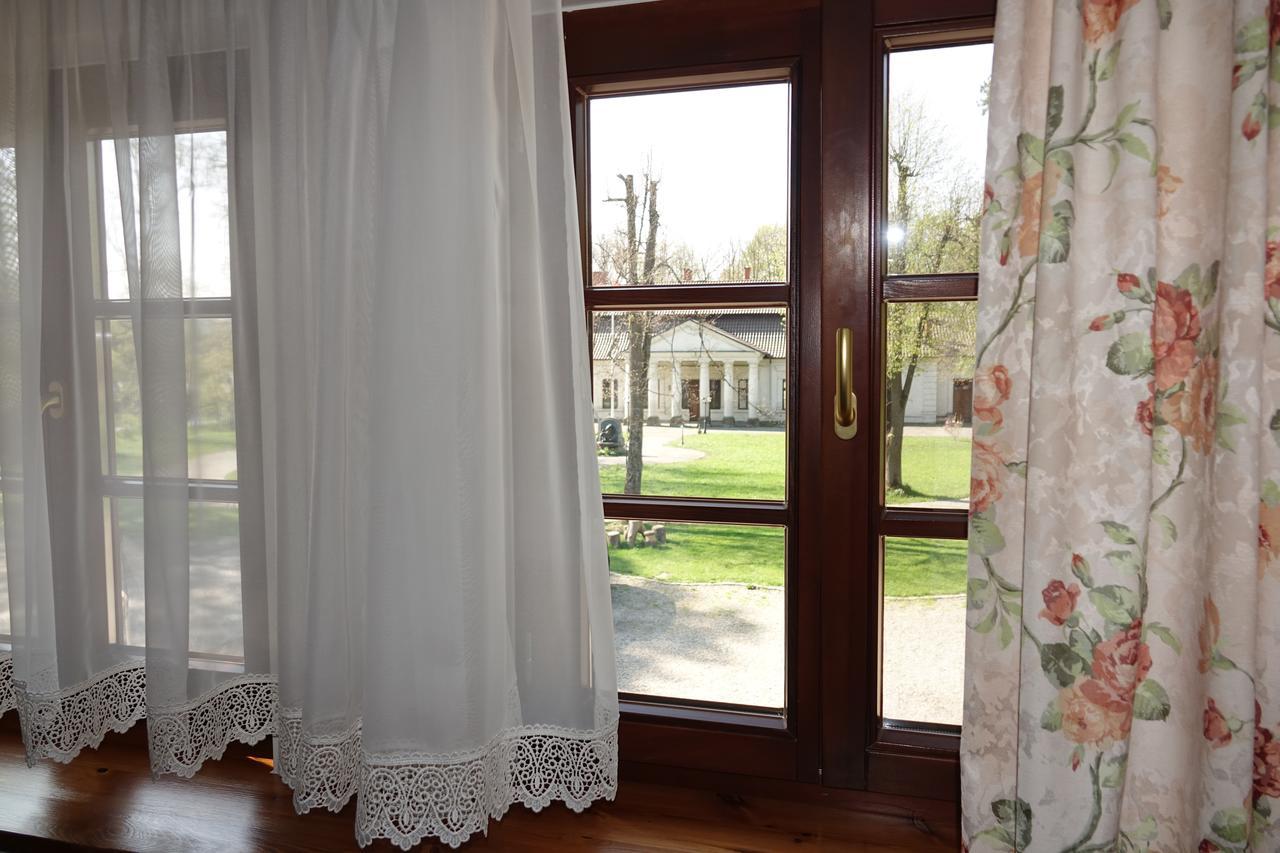 Gosciniec Dworski W Ropie - Pokoje Goscinne Ropa Bagian luar foto
